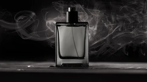 ۱۰ عطر خنک مردانه که روزهای پایانی تابستان را فراموشنشدنی میکنند