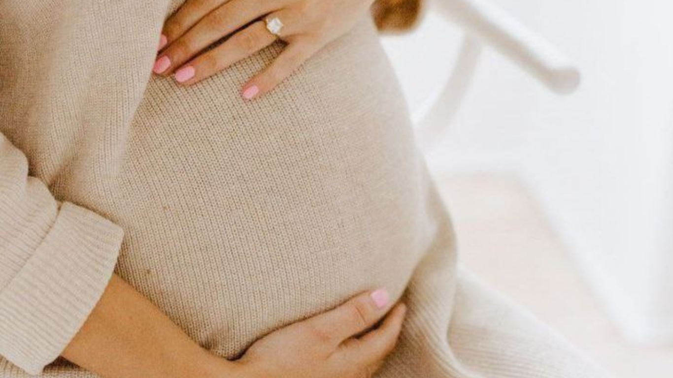 پناهگاهی از آرامش برای مادران: اسپاها چگونه به مادران باردار و تازه زایمان کرده کمک می‌کنند؟