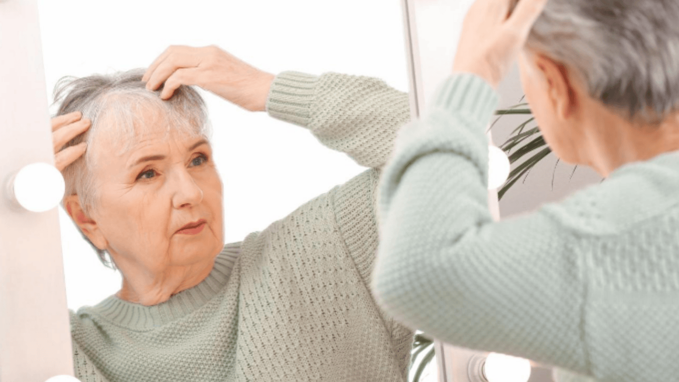 پنج توصیه کلیدی برای مقابله با ریزش مو در دوران یائسگی