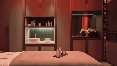 تخت ماسۀ گرم در اسپا: تجربهای لوکس از آرامش و مراقبت پوست
